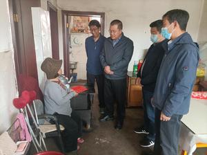 州政府副州长鲁旦主一行走访探视困难 残疾人家庭